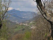 87 Vista da S. Gaetano-Carnito verso Camorone di Val Brembilla